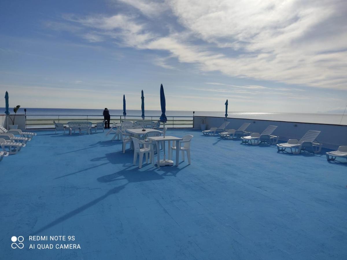 Blue Life, Sea-Luxury Rooms On The Beach Between Palermo And Cefalu' Кастельдачча Екстер'єр фото