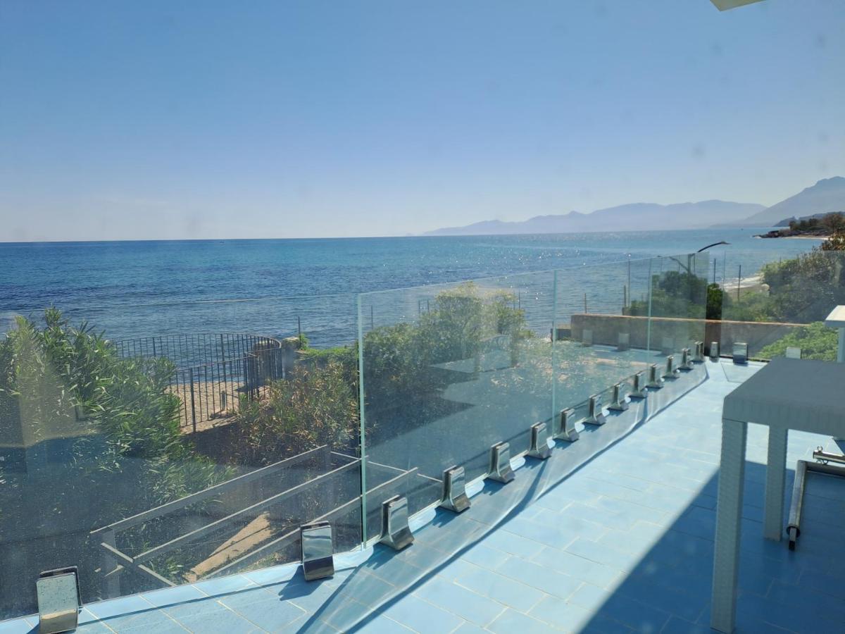 Blue Life, Sea-Luxury Rooms On The Beach Between Palermo And Cefalu' Кастельдачча Екстер'єр фото