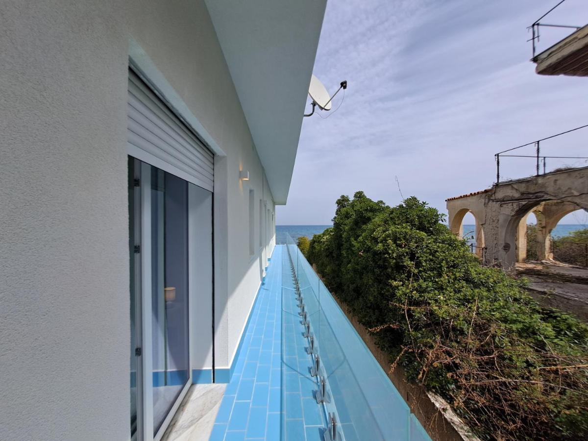 Blue Life, Sea-Luxury Rooms On The Beach Between Palermo And Cefalu' Кастельдачча Екстер'єр фото